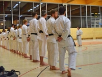 Das Dresdner Oberstufentraining fand nach Jahren der Abstinenz endlich wieder statt!!!  Am 04.11.2016 lud unser Torii Dojo alle Vereine in und um Dresden zu einer gemeinsamen Trainingseinheit ein. Diesem Ruf folgten die Dresdner Dojos Nitta, Ouchi und Muromachi sowie Kuroda Yoshitaka und Sakura aus Pirna. Hauptschwerpunkte waren dabei das lockere Kumite mit einem und mehreren Partnern und abschließend die Kata Jion. Abgerundet wurde der Abend durch ein gemeinsames Essen beim Italiener. Wir freuen uns, dass so viele Karateka den Weg zu uns gefunden haben und hoffen auf eine baldige Wiederholung.  Danke an alle fürs Kommen! Oss Sandra :)