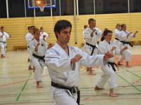 Das Dresdner Oberstufentraining fand nach Jahren der Abstinenz endlich wieder statt!!!  Am 04.11.2016 lud unser Torii Dojo alle Vereine in und um Dresden zu einer gemeinsamen Trainingseinheit ein. Diesem Ruf folgten die Dresdner Dojos Nitta, Ouchi und Muromachi sowie Kuroda Yoshitaka und Sakura aus Pirna. Hauptschwerpunkte waren dabei das lockere Kumite mit einem und mehreren Partnern und abschließend die Kata Jion. Abgerundet wurde der Abend durch ein gemeinsames Essen beim Italiener. Wir freuen uns, dass so viele Karateka den Weg zu uns gefunden haben und hoffen auf eine baldige Wiederholung.  Danke an alle fürs Kommen! Oss Sandra :)