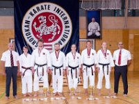 Am Wochendende des 24./25.06.2017 fand das alljährliche Internationale Kyu-Turnier sowie der anschließende Kawasoe Memorial Cup in Österreich statt. Von Torii begaben sich Marcus, Franzi und Anne auf die lange Reise dahin. Neben Teilnehmern aus Deutschland, war auch Österreich, die Schweiz, Ungarn und Slowenien vertreten. Unsere Torii's gaben ihr Bestes und kehrten mit super Platzierungen wieder zurück. : Cup, Gruppenfoto, Karate, Kawasoe, Medaille, Meisterschaft, Memorial, Verein