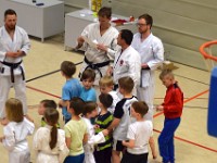 Unser alljährlicher Torii Kids Cup I stand diesen Freitag, den 24. März wieder vor der Tür. Diesmal duellierten sich unsere kleinen Torii-Kämpfer mit denen vom Dojo Nitta. Im Vorfeld wurde schon bei einer gemeinsamen Trainingseinheit miteinander trainiert und nun stand der direkte Vergleich an. In den Kategorien Kata und Kumite sowie Fitness bei unseren Bärchen, wurden die Besten untereinander bestimmt und letztlich auch mit einem Platz auf dem Podest belohnt. Oss Sandra.