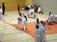 Unser alljährlicher Torii Kids Cup I stand diesen Freitag, den 24. März wieder vor der Tür. Diesmal duellierten sich unsere kleinen Torii-Kämpfer mit denen vom Dojo Nitta. Im Vorfeld wurde schon bei einer gemeinsamen Trainingseinheit miteinander trainiert und nun stand der direkte Vergleich an. In den Kategorien Kata und Kumite sowie Fitness bei unseren Bärchen, wurden die Besten untereinander bestimmt und letztlich auch mit einem Platz auf dem Podest belohnt. Oss Sandra.