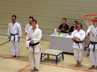 Unser alljährlicher Torii Kids Cup I stand diesen Freitag, den 24. März wieder vor der Tür. Diesmal duellierten sich unsere kleinen Torii-Kämpfer mit denen vom Dojo Nitta. Im Vorfeld wurde schon bei einer gemeinsamen Trainingseinheit miteinander trainiert und nun stand der direkte Vergleich an. In den Kategorien Kata und Kumite sowie Fitness bei unseren Bärchen, wurden die Besten untereinander bestimmt und letztlich auch mit einem Platz auf dem Podest belohnt. Oss Sandra.