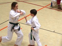 Unser alljährlicher Torii Kids Cup I stand diesen Freitag, den 24. März wieder vor der Tür. Diesmal duellierten sich unsere kleinen Torii-Kämpfer mit denen vom Dojo Nitta. Im Vorfeld wurde schon bei einer gemeinsamen Trainingseinheit miteinander trainiert und nun stand der direkte Vergleich an. In den Kategorien Kata und Kumite sowie Fitness bei unseren Bärchen, wurden die Besten untereinander bestimmt und letztlich auch mit einem Platz auf dem Podest belohnt. Oss Sandra.