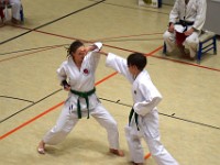 Unser alljährlicher Torii Kids Cup I stand diesen Freitag, den 24. März wieder vor der Tür. Diesmal duellierten sich unsere kleinen Torii-Kämpfer mit denen vom Dojo Nitta. Im Vorfeld wurde schon bei einer gemeinsamen Trainingseinheit miteinander trainiert und nun stand der direkte Vergleich an. In den Kategorien Kata und Kumite sowie Fitness bei unseren Bärchen, wurden die Besten untereinander bestimmt und letztlich auch mit einem Platz auf dem Podest belohnt. Oss Sandra.