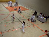 Am Freitag war es wieder soweit - die Austragung unseres zweiten Torii Kids Cups dieses Jahres. Neben unseren jungen Torii-Kämpfern war auch das Dojo Nitta mit seinen Schützlingen wieder herzlich eingeladen. Sie folgten unserem Ruf und so füllte sich die Halle ziemlich rasch. Damit war auch bei unseren Gürtelträgern der Kampf um die ersten drei Podestplätze in Kata und Kumite eröffnet. Für unsere Bärchen galt es im Fitness-Wettkampf alles zu geben. Schnelligkeit, Ausdauer und Kraft waren gefordert, um letztlich ganz oben zu stehen.