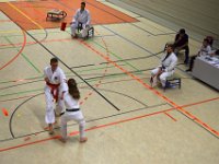 Am Freitag war es wieder soweit - die Austragung unseres zweiten Torii Kids Cups dieses Jahres. Neben unseren jungen Torii-Kämpfern war auch das Dojo Nitta mit seinen Schützlingen wieder herzlich eingeladen. Sie folgten unserem Ruf und so füllte sich die Halle ziemlich rasch. Damit war auch bei unseren Gürtelträgern der Kampf um die ersten drei Podestplätze in Kata und Kumite eröffnet. Für unsere Bärchen galt es im Fitness-Wettkampf alles zu geben. Schnelligkeit, Ausdauer und Kraft waren gefordert, um letztlich ganz oben zu stehen.