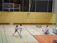 Am Freitag war es wieder soweit - die Austragung unseres zweiten Torii Kids Cups dieses Jahres. Neben unseren jungen Torii-Kämpfern war auch das Dojo Nitta mit seinen Schützlingen wieder herzlich eingeladen. Sie folgten unserem Ruf und so füllte sich die Halle ziemlich rasch. Damit war auch bei unseren Gürtelträgern der Kampf um die ersten drei Podestplätze in Kata und Kumite eröffnet. Für unsere Bärchen galt es im Fitness-Wettkampf alles zu geben. Schnelligkeit, Ausdauer und Kraft waren gefordert, um letztlich ganz oben zu stehen.