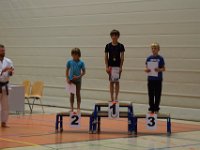 Am Freitag war es wieder soweit - die Austragung unseres zweiten Torii Kids Cups dieses Jahres. Neben unseren jungen Torii-Kämpfern war auch das Dojo Nitta mit seinen Schützlingen wieder herzlich eingeladen. Sie folgten unserem Ruf und so füllte sich die Halle ziemlich rasch. Damit war auch bei unseren Gürtelträgern der Kampf um die ersten drei Podestplätze in Kata und Kumite eröffnet. Für unsere Bärchen galt es im Fitness-Wettkampf alles zu geben. Schnelligkeit, Ausdauer und Kraft waren gefordert, um letztlich ganz oben zu stehen.