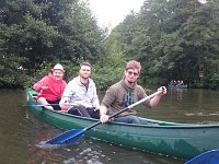 Nach den vielen Karate-Ereignissen die das Jahr 2017 schon zu bieten hatte, wurde es mal Zeit für eine Abwechslung. Also beschlossen wir einen Torii-Ausflug in den Spreewald zu machen. Mit unseren 6 Kanadiern ging es 20km durch das Biosphärenreservat. Nach über 4 Stunden mit viel Spaß und toller Natur hatten wir unsere Tour von Lübbenau über Leipe bis nach Lehde geschafft. Für uns alle war es eine tolle Erfahrung, die es sicherlich mal zu wiederholen gilt. Und damit nicht nur der Muskelkater als Erinnerung bleibt, gibt es auch noch einige Fotos vom Tage...