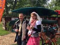 Nach den vielen Karate-Ereignissen die das Jahr 2017 schon zu bieten hatte, wurde es mal Zeit für eine Abwechslung. Also beschlossen wir einen Torii-Ausflug in den Spreewald zu machen. Mit unseren 6 Kanadiern ging es 20km durch das Biosphärenreservat. Nach über 4 Stunden mit viel Spaß und toller Natur hatten wir unsere Tour von Lübbenau über Leipe bis nach Lehde geschafft. Für uns alle war es eine tolle Erfahrung, die es sicherlich mal zu wiederholen gilt. Und damit nicht nur der Muskelkater als Erinnerung bleibt, gibt es auch noch einige Fotos vom Tage...